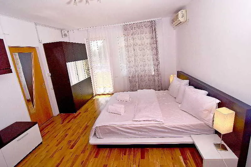 Bucharest Central Apartments - Shabbat Friendly