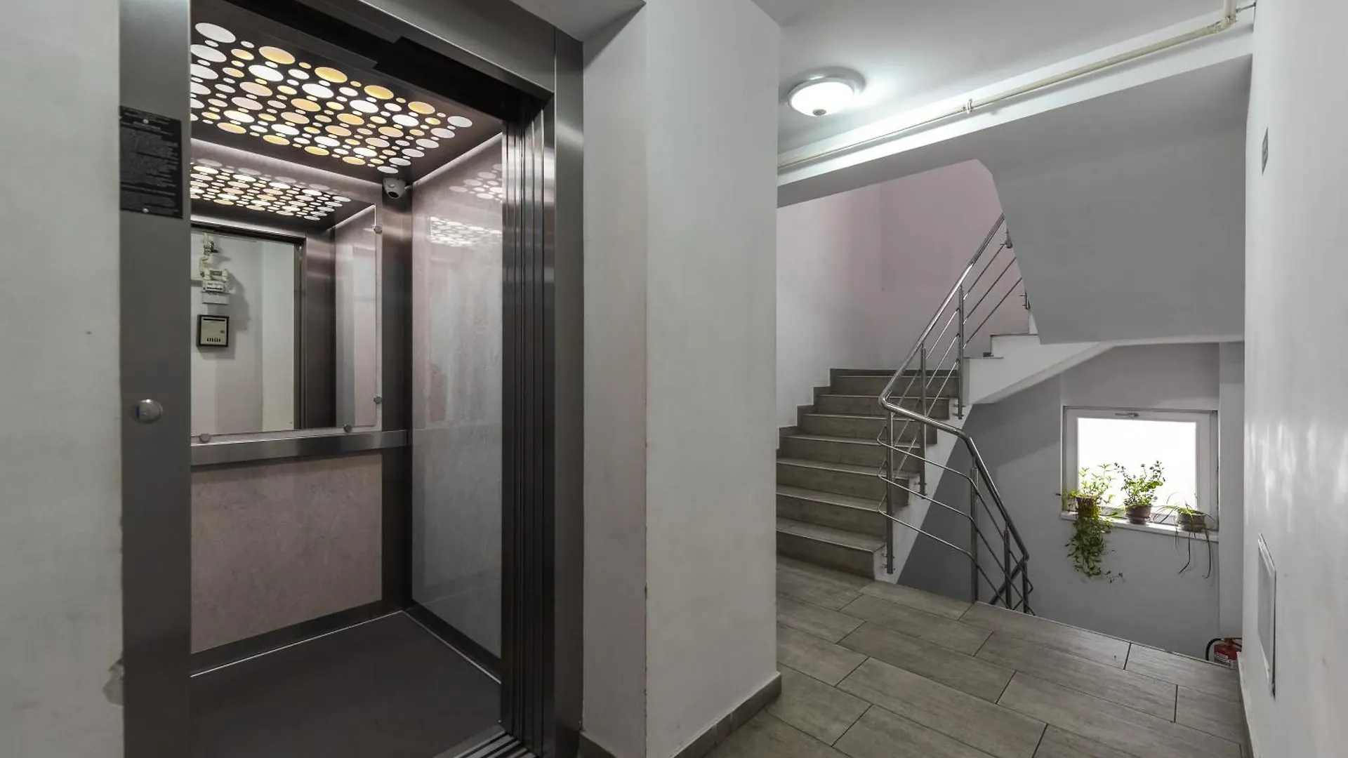 Bucharest Central Apartments - Shabbat Friendly