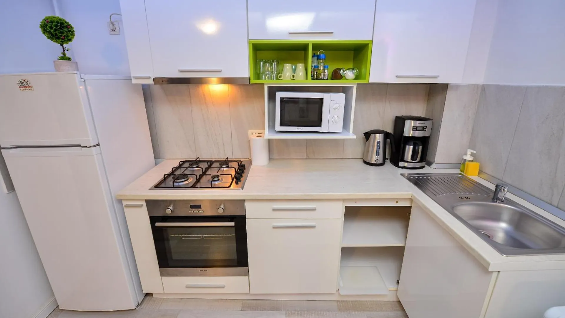 Bucharest Central Apartments - Shabbat Friendly