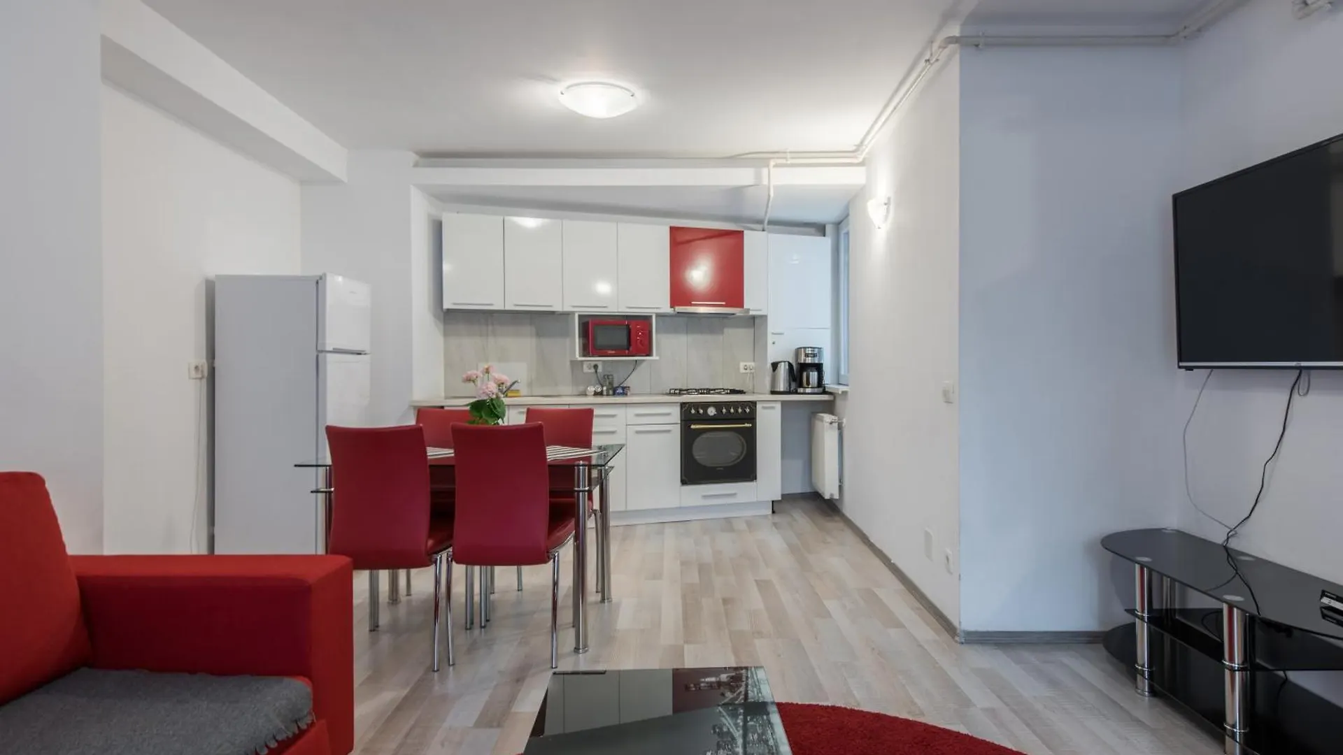 Bucharest Central Apartments - Shabbat Friendly
