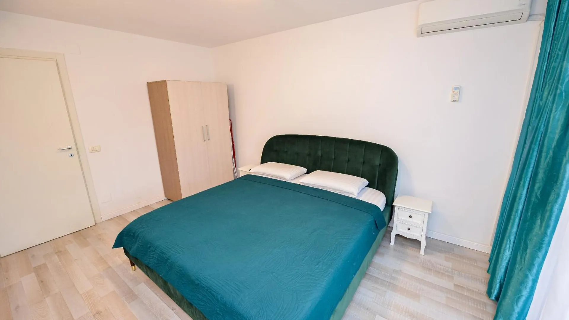 Bucharest Central Apartments - Shabbat Friendly