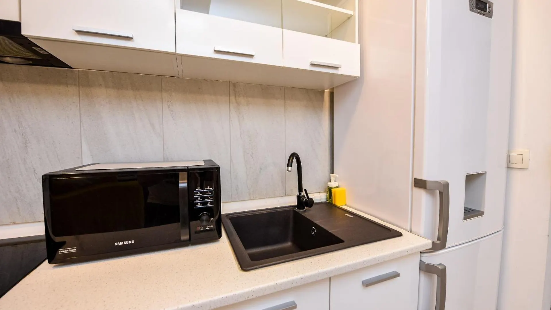 Bucharest Central Apartments - Shabbat Friendly